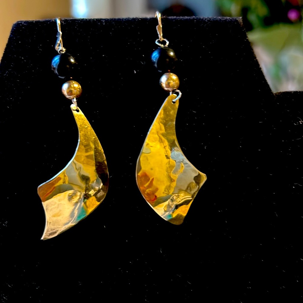 Gold Tone Earrings With Small Black and Gold Tone,Beads.